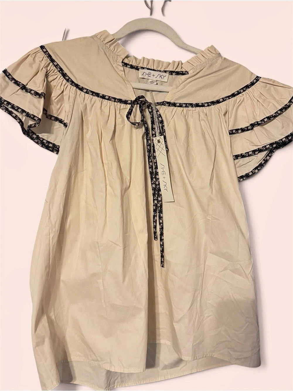 She + Sky Women's Cream Ruffle Sleeve Blouse